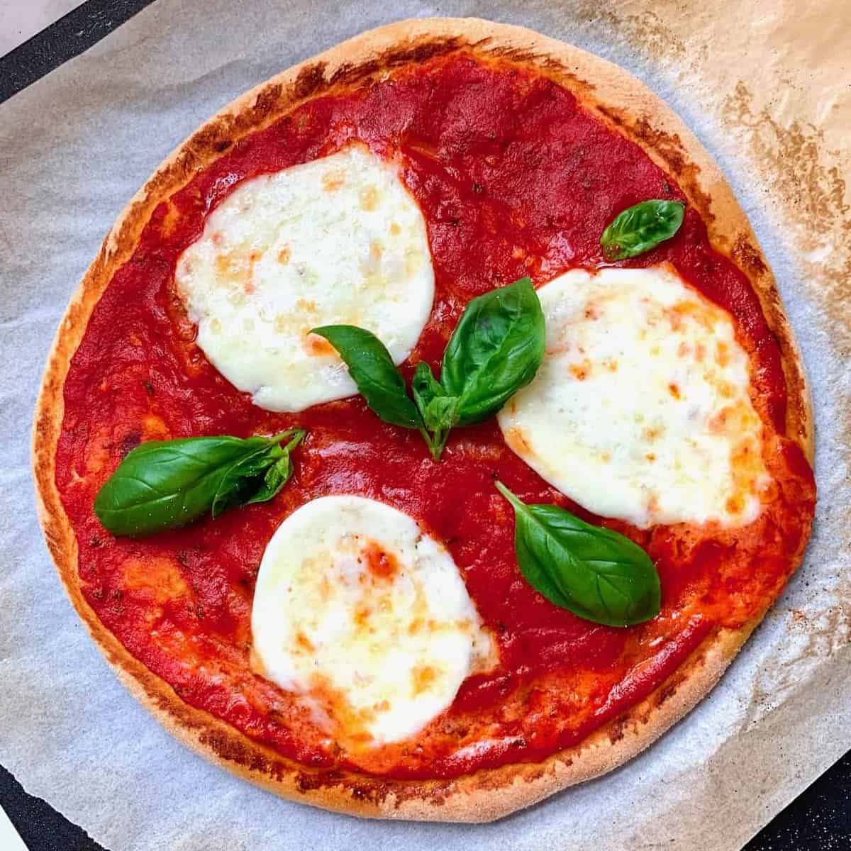 Homemade Neapolitan Pizza Marinara: Authentic Dough & Home Oven Tips